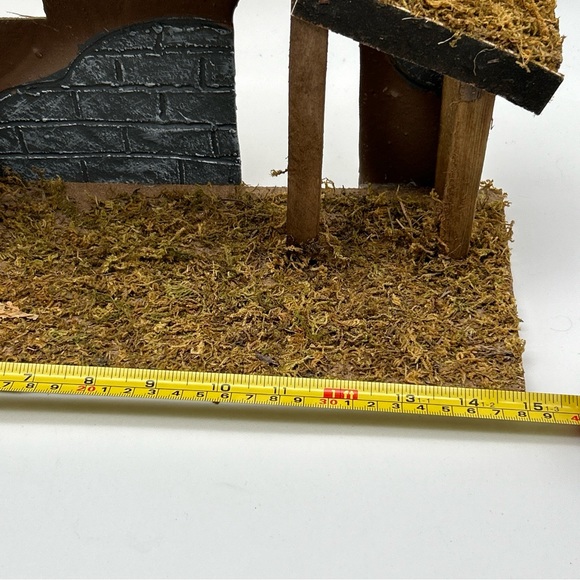 11 pc Porcelain Nativity Scene w/ Manger Christmas Jesus,Mary,Joseph, 3-wisemen - Picture 5 of 16